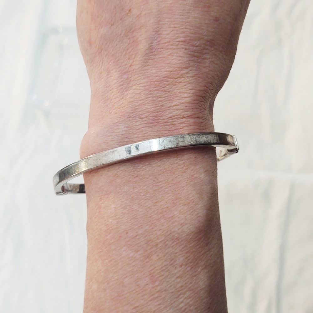 Vintage Milor Italy Sterling Silver Hinge Bangle Bracelet - Picture 2 of 7